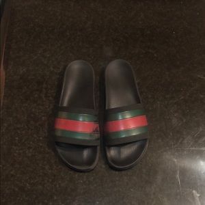 Men’s size 13 black Gucci slide